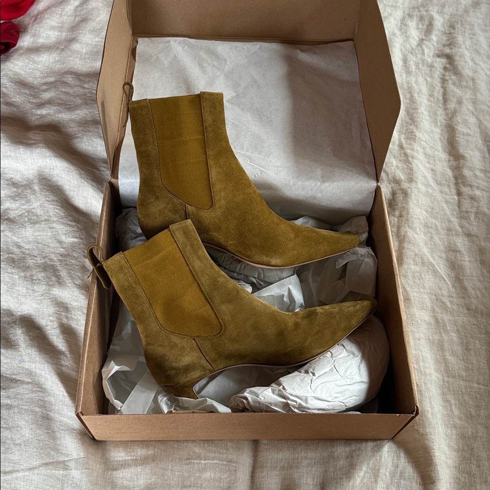 Reformation Roberta Ankle Boot in Bog Suede